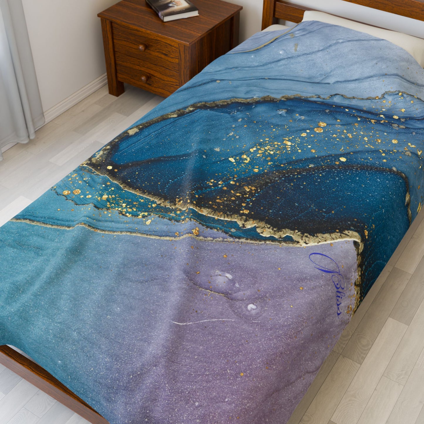 Luxe Velvet Throw Blanket, Cozy Decorative Cover, Soft Plush Blanket for Home, Gift for Her, Perfect for Bed & Sofa