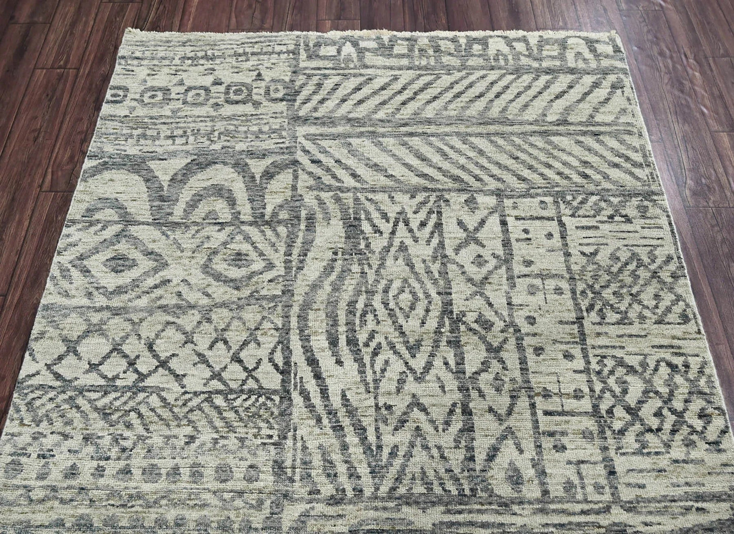5x7 Gray, Beige Hand Knotted 100% Wool Tibetan Modern & Contemporary Oriental Area Rug-4