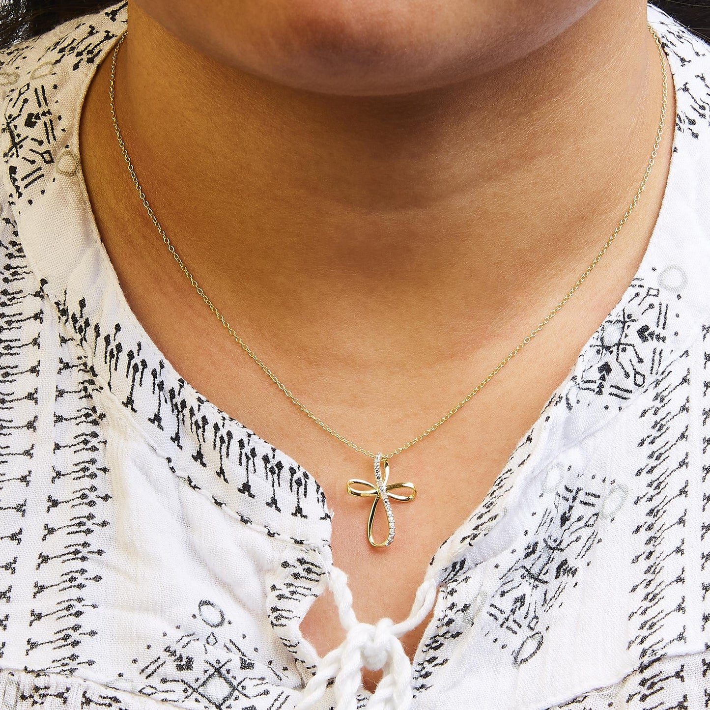.925 Sterling Silver Diamond Accent Cross Ribbon 18" Pendant Necklace (I-J Color, I2-I3 Clarity)-4