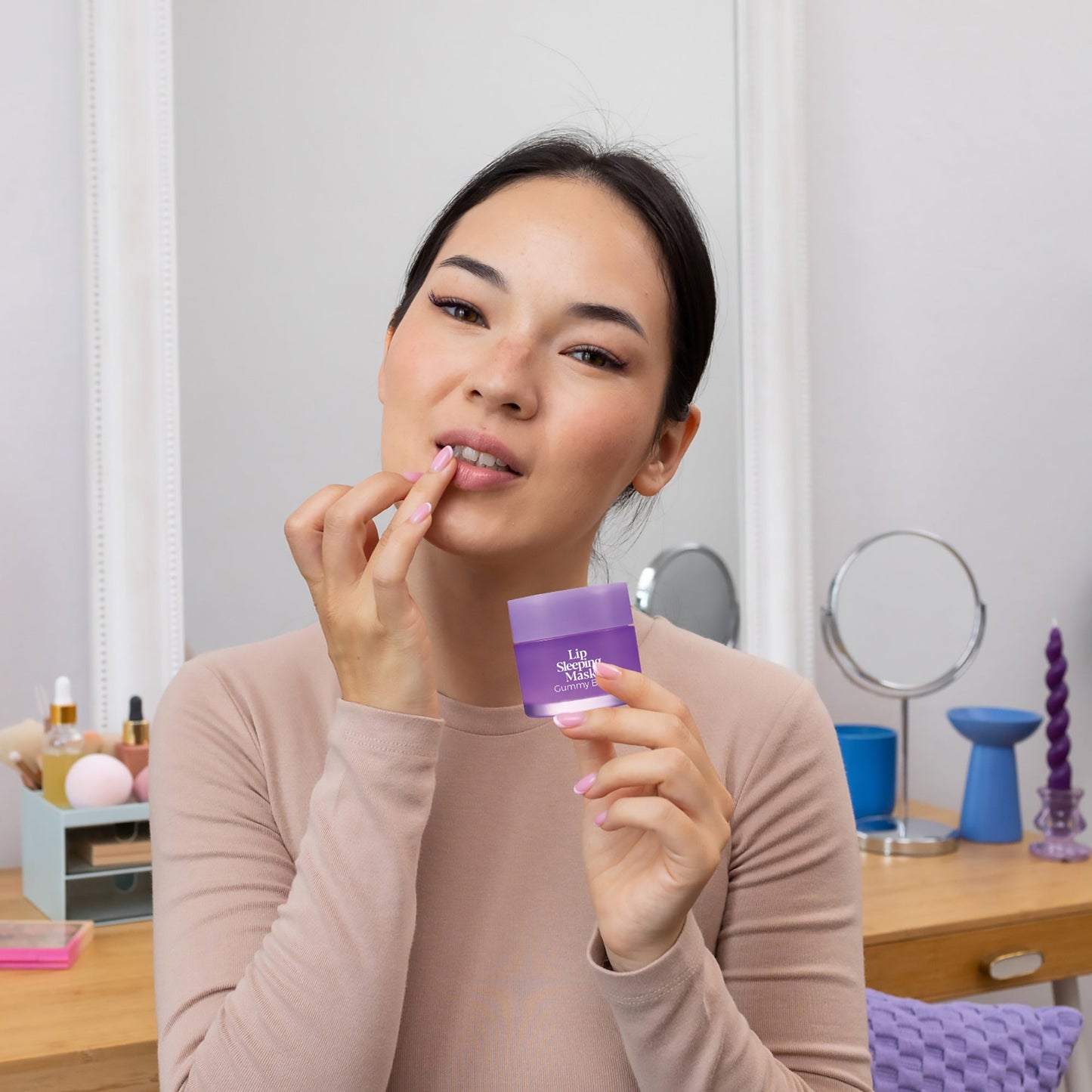 Ultimate Glow Collection: Nourishing Lip Oils, Overnight Lip Mask, Anti-Aging Serum Set & Hyaluronic 7-Day Treatment-4