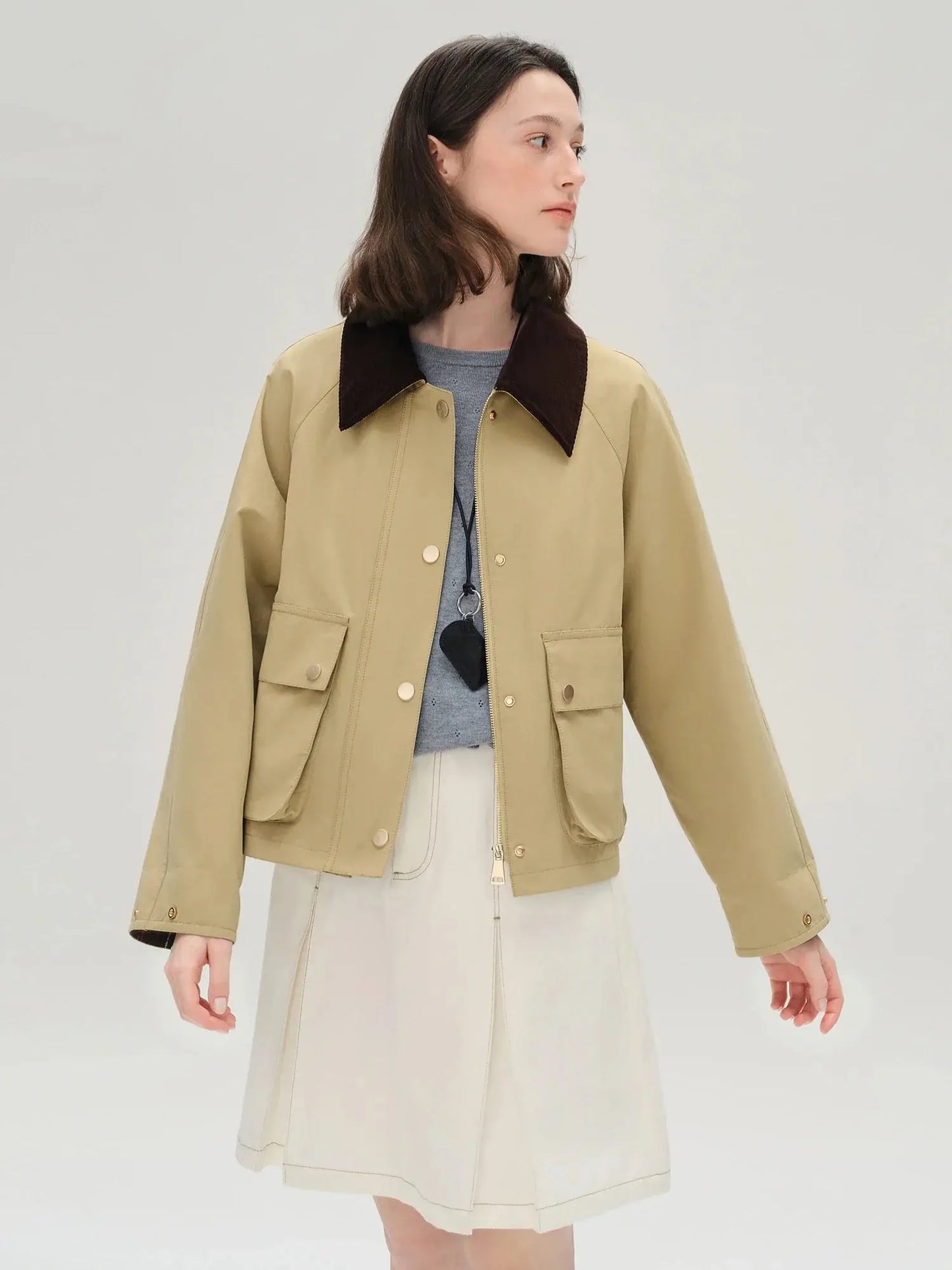 Vintage-Inspired Khaki Trench Coat for Autumn