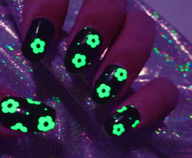 Glow in the Dark Daisy-1