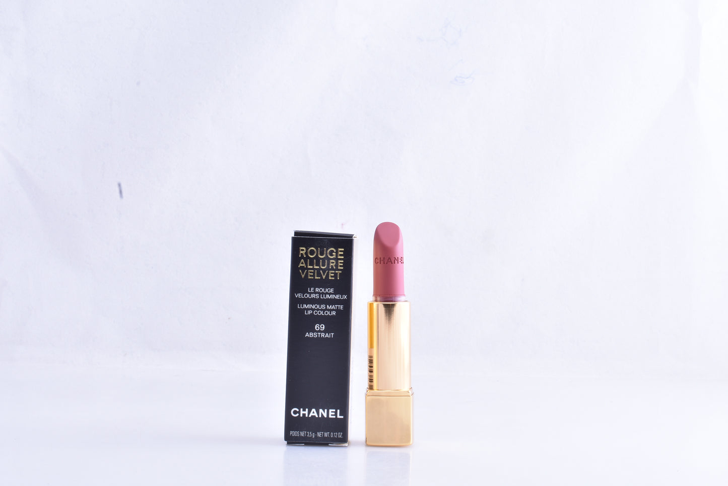 ROUGE ALLURE VELVET #69-abstrait-0