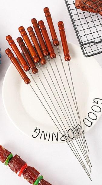 Stainless Steel Barbeque Stick with Wooden Handle Round Barbeque Pin Flat Barbeque Lamb Skewer Barbeque Stick Anti Scald Long Grilling Kebab Skewers Reusable BBQ Sticks for Outdoor Camping Outings Cooking