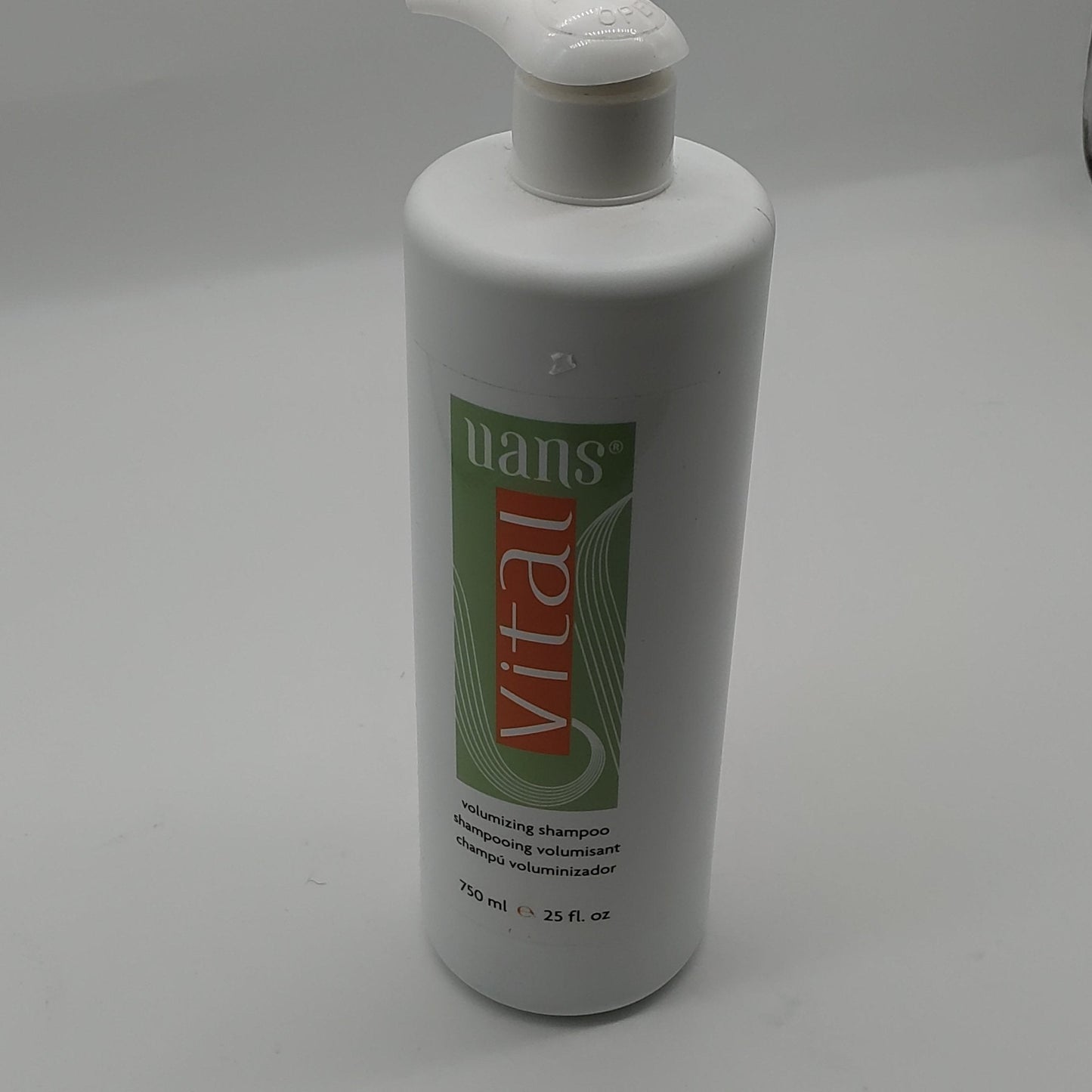 Uans Vital Voluminizing Shampoo 750 ml 25fl oz