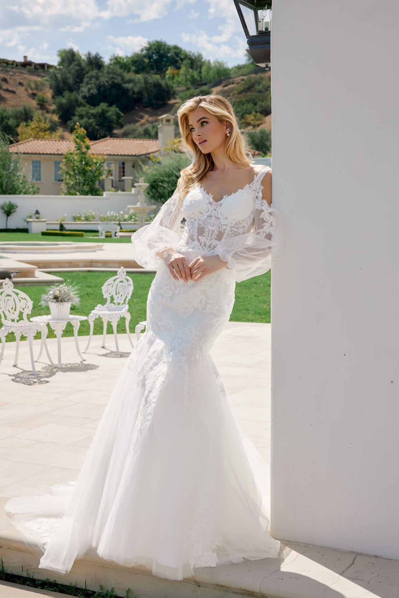 Timeless Detailed Floral Embroidery Tulle Wedding Gown for Elegant Wedding NXJE983L-1