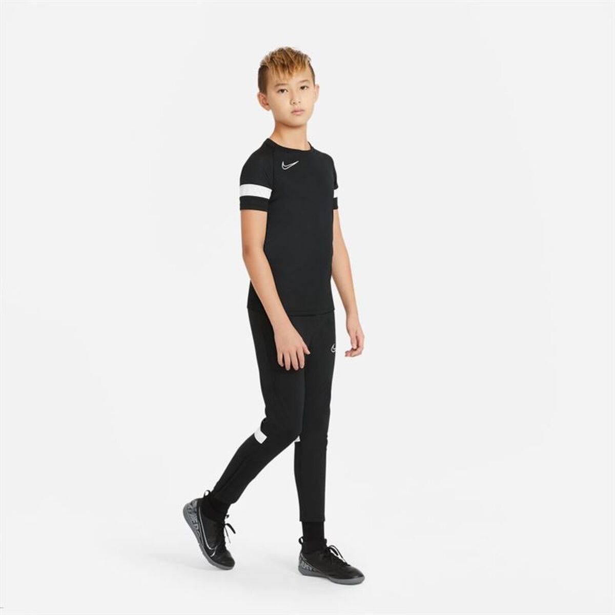 Child's Short Sleeve T-Shirt Nike CW6103-010 Black-4