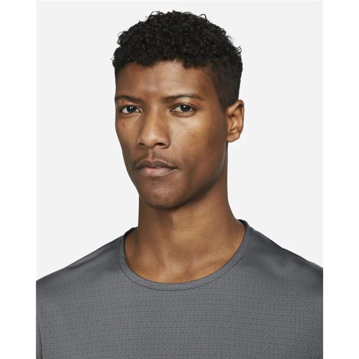 Men’s Short Sleeve T-Shirt Nike Dri-FIT Rise 365 Dark grey