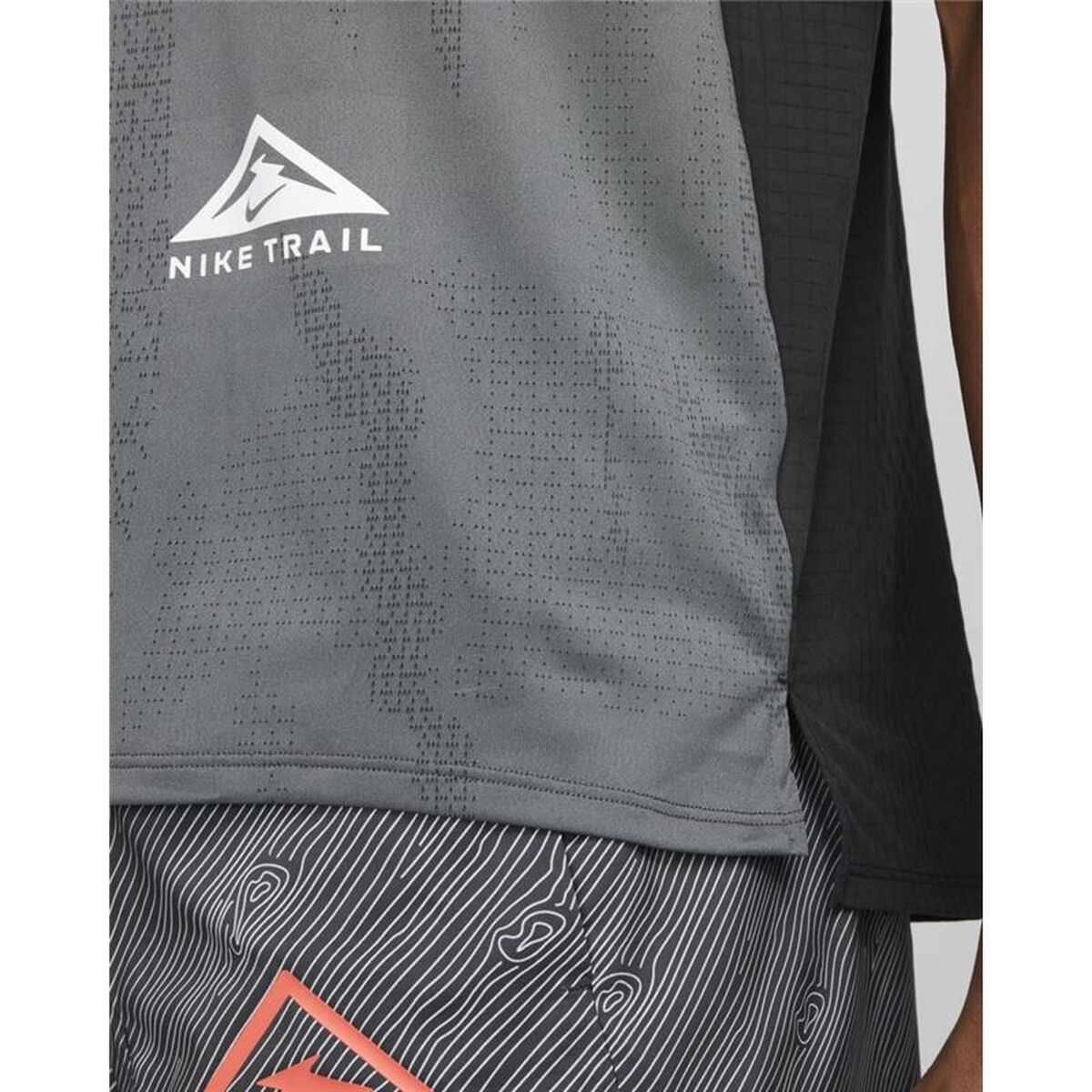 Men’s Short Sleeve T-Shirt Nike Dri-FIT Rise 365 Dark grey