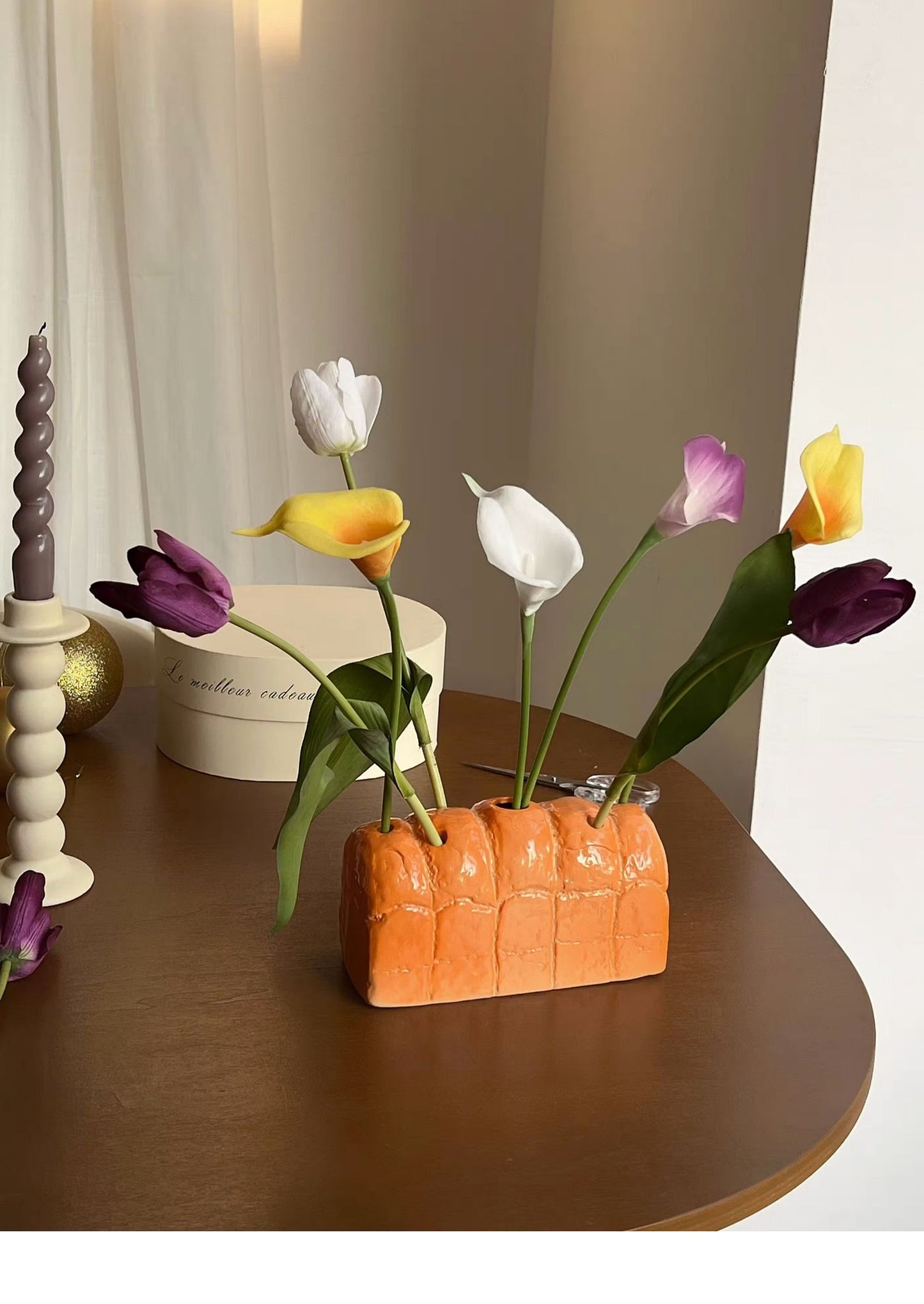 Bread Shaped Flower Vase-1