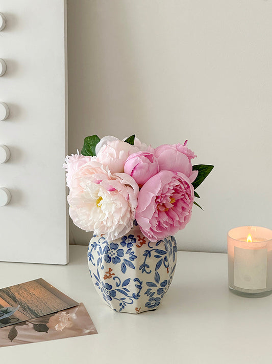 Elegant Porcelain Vase Decor-0