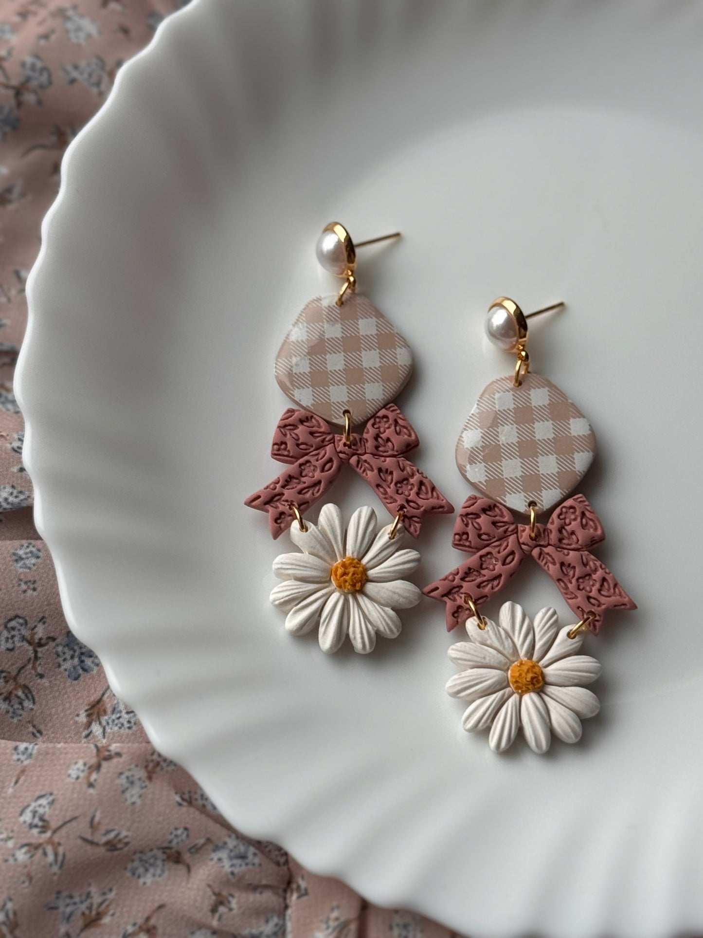 Daisies and Gingham