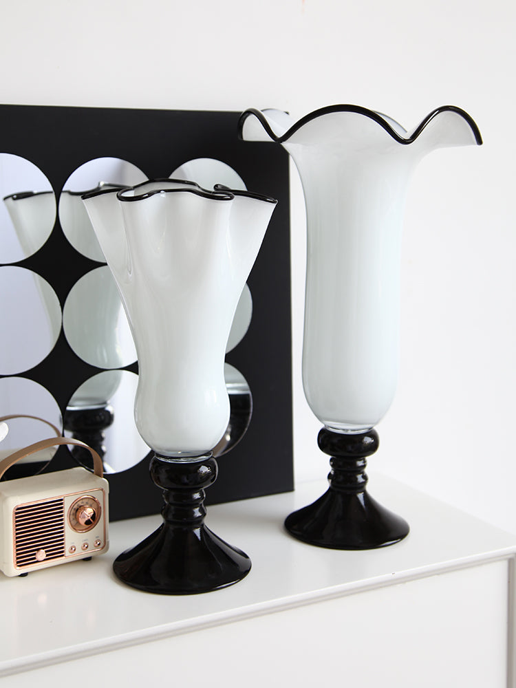 Classic Black n White Flower Vase-1