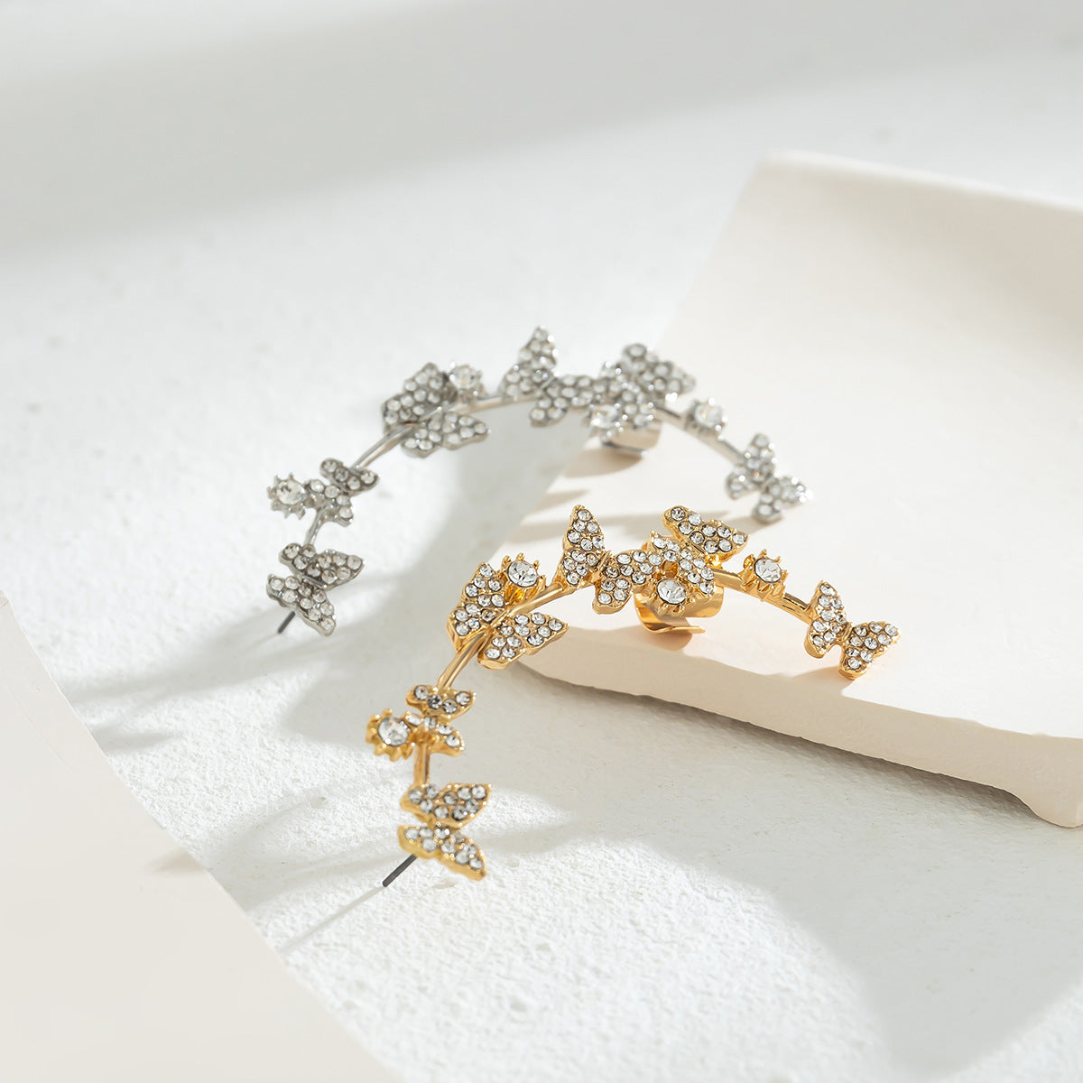 Sweet Forest Water Diamond Butterfly Single Ear Hanging Charm Full Diamond Retro Earnail Earbone Clip