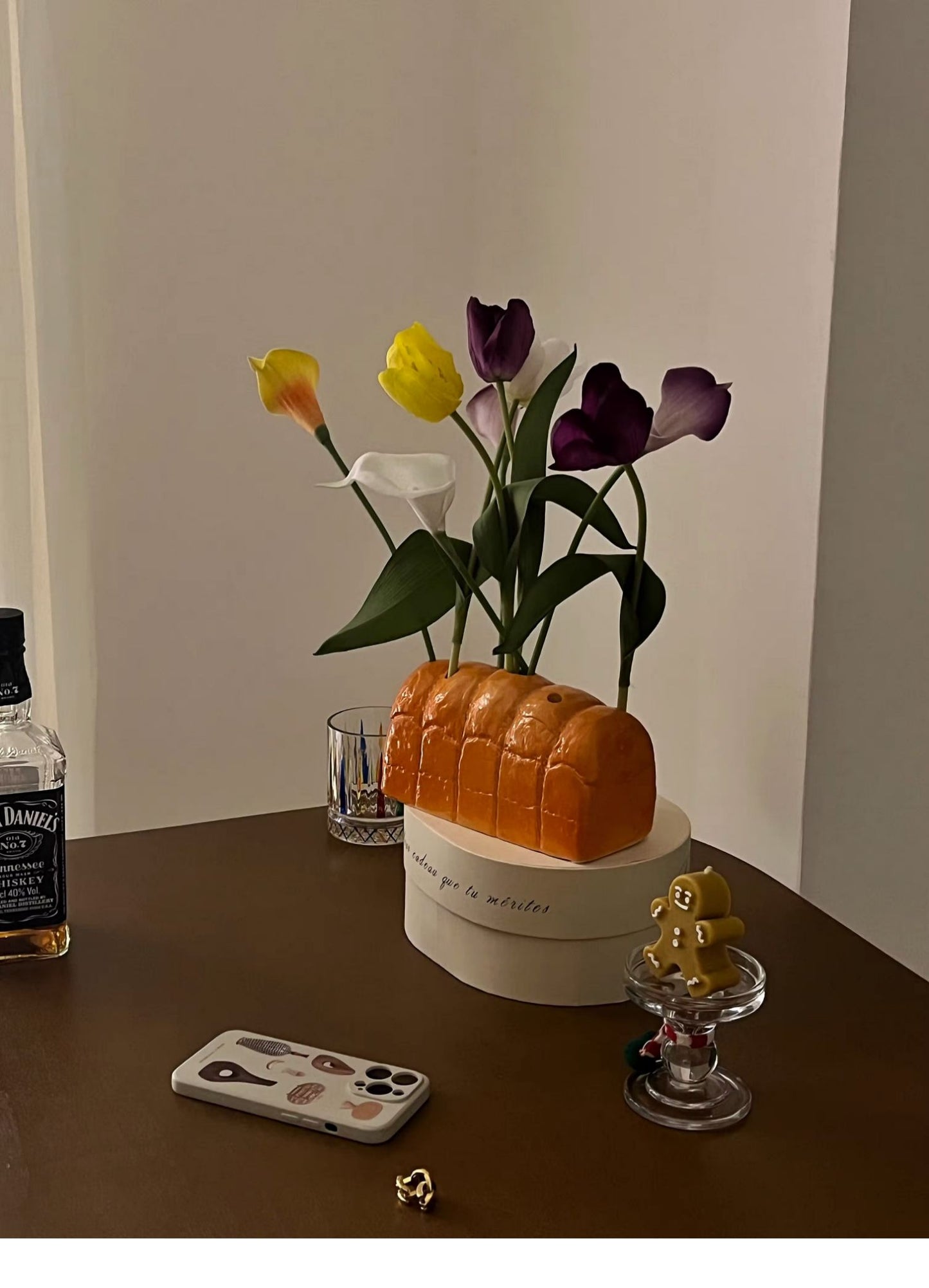 Bread Shaped Flower Vase-2
