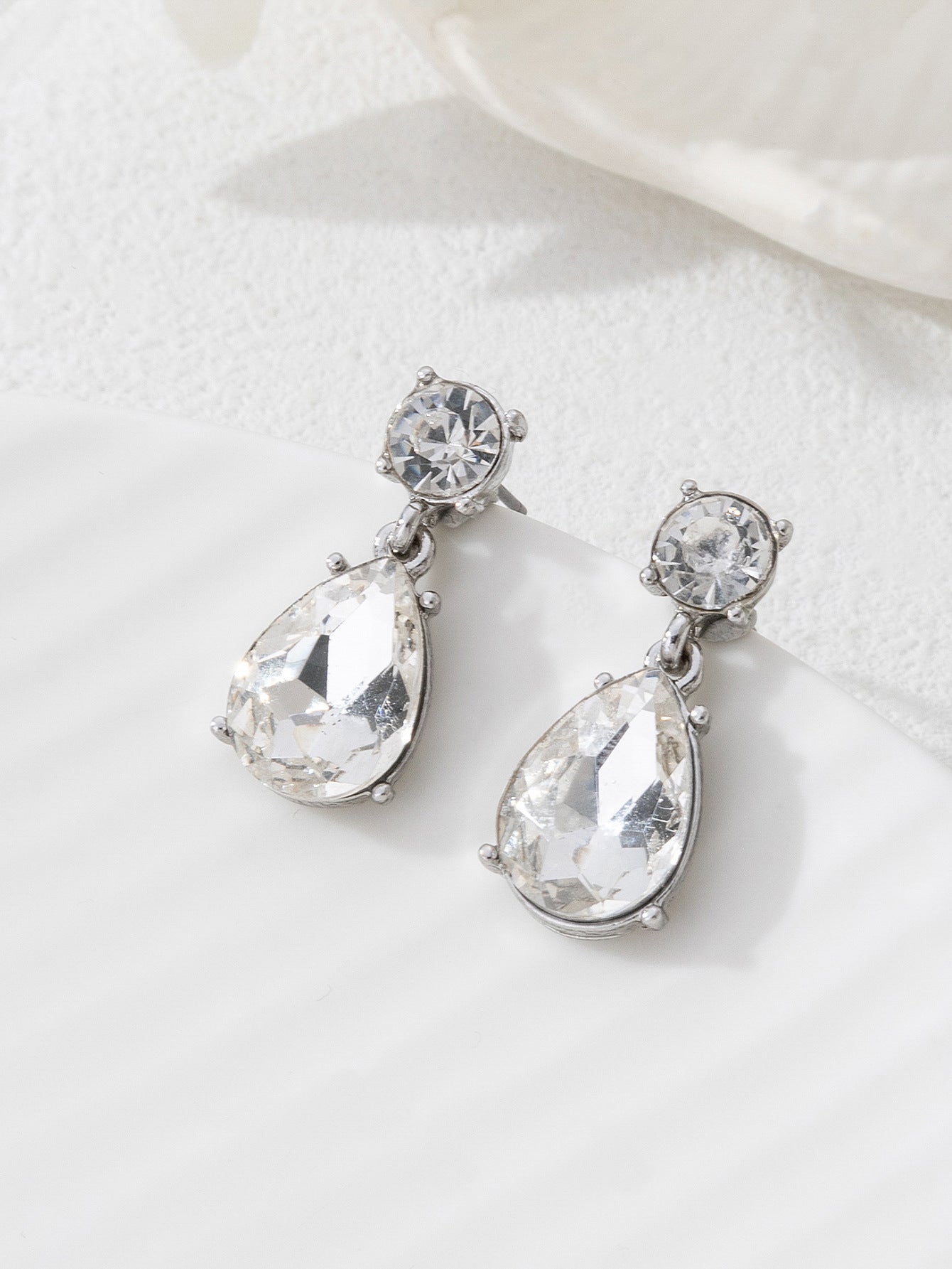 Wholesale Floral Interlinked Drop Earrings, New Niche Design Women  Earrings, European American High End Light Luxury Jewelry