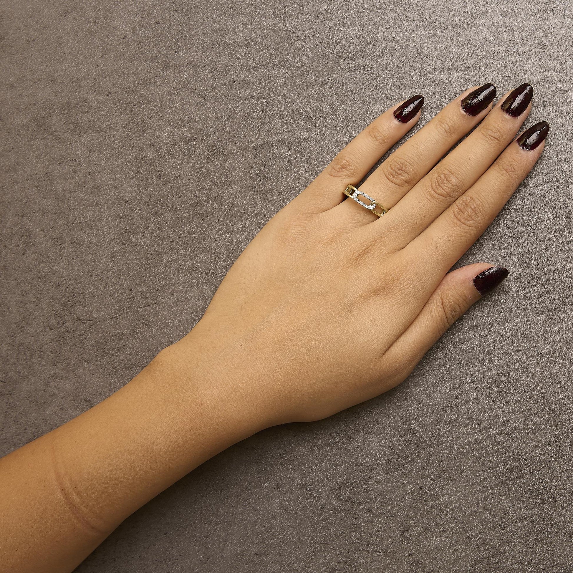 10K Yellow Gold Diamond Accent Paperclip Band Ring (I-J Color, I2-I3 Clarity)-2
