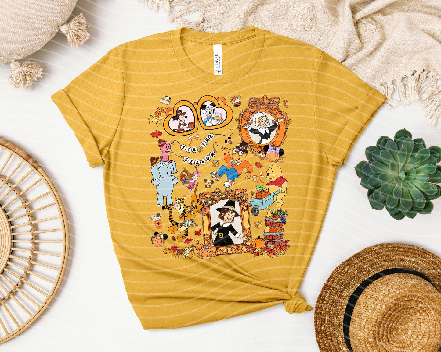 Tis the Season Graphic Tee