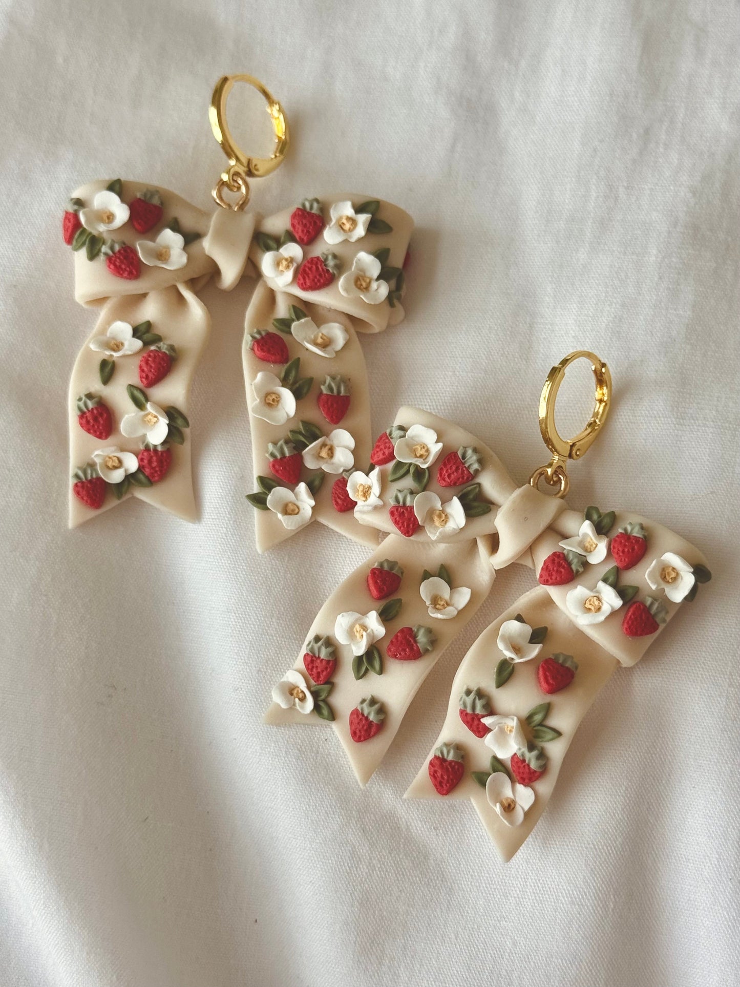 Strawberry Bows