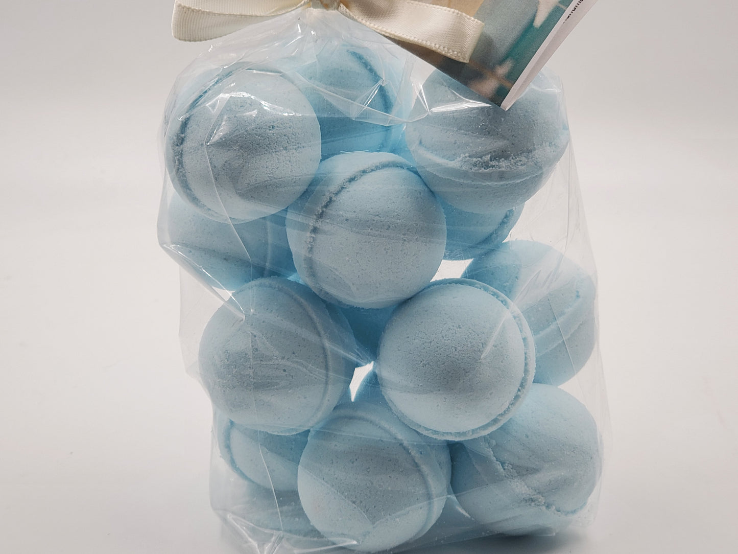 14 bath bombs Cool Water (Davidoff Type) great for dry skin, ultra-moisturizing