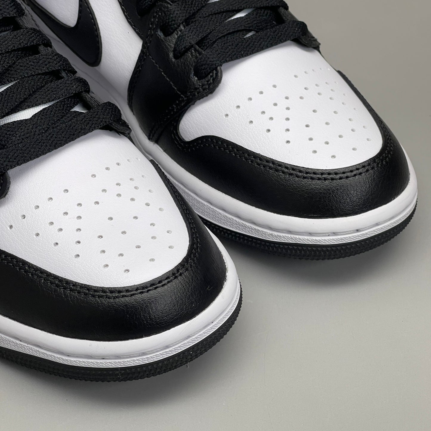 NIKE AIR JORDAN 1 Mid Panda Women's Sz 6 Black / White DV0991-101 (New)