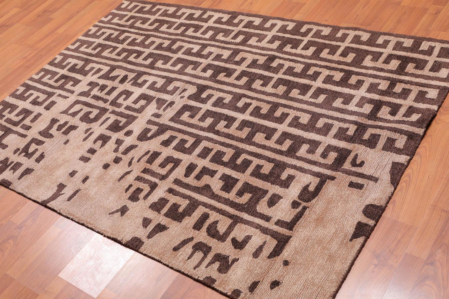 4'7" x 6'7" Handmade Textured 100% Nylon Loop & Cut Area Rug Brown-0