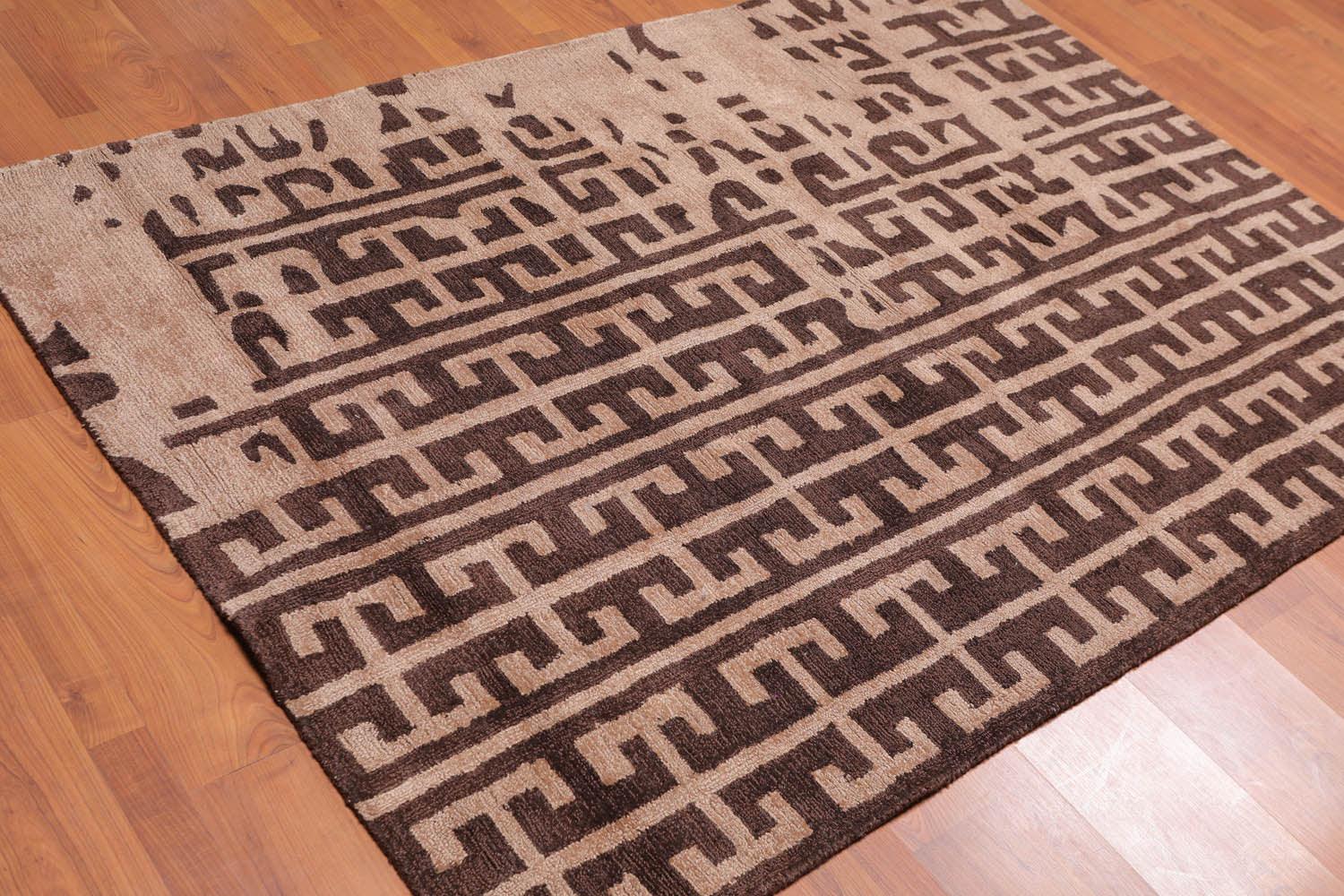 4'7" x 6'7" Handmade Textured 100% Nylon Loop & Cut Area Rug Brown-1