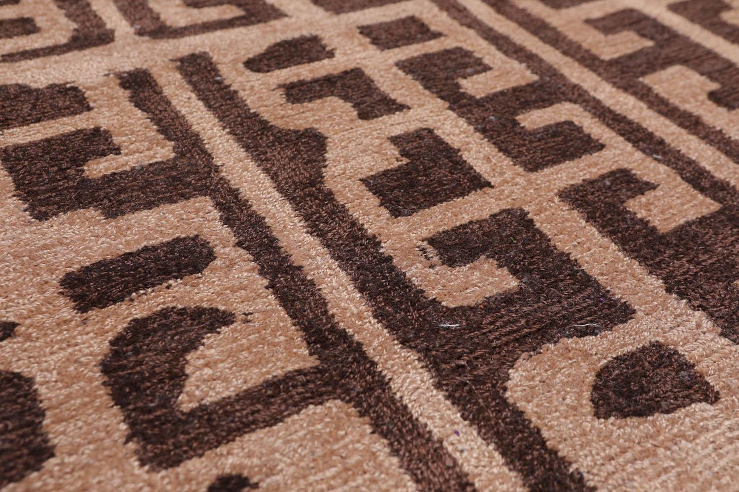 4'7" x 6'7" Handmade Textured 100% Nylon Loop & Cut Area Rug Brown-4