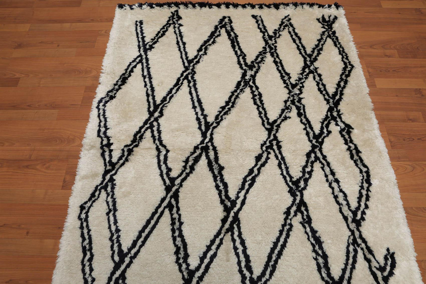4'3" x 6' Handmade Geometric Pattern Moroccan Shag Area Rug Beige-2