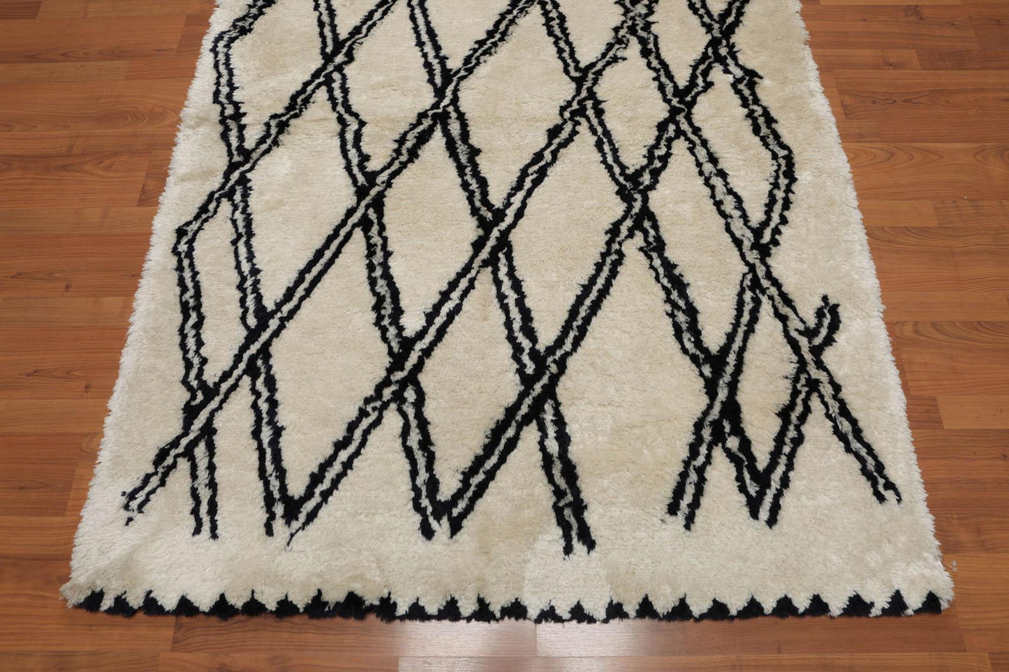 4'3" x 6' Handmade Geometric Pattern Moroccan Shag Area Rug Beige-3