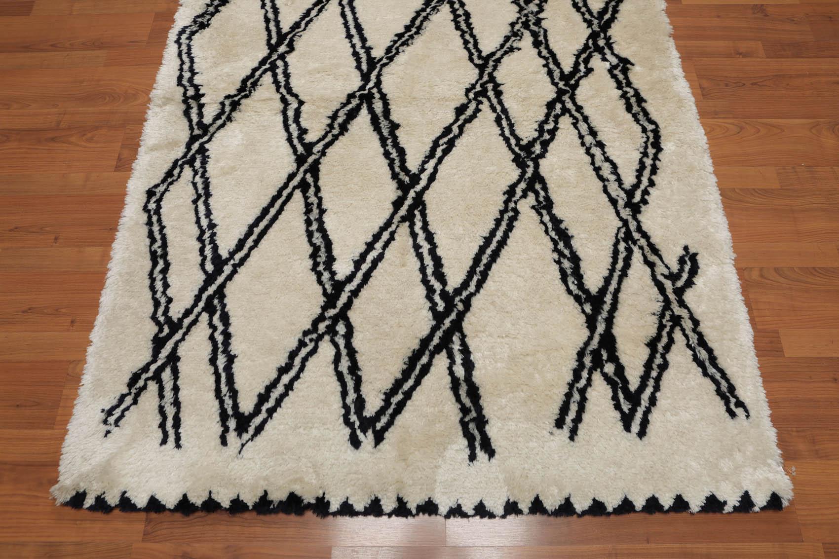 4'3" x 6' Handmade Geometric Pattern Moroccan Shag Area Rug Beige-3