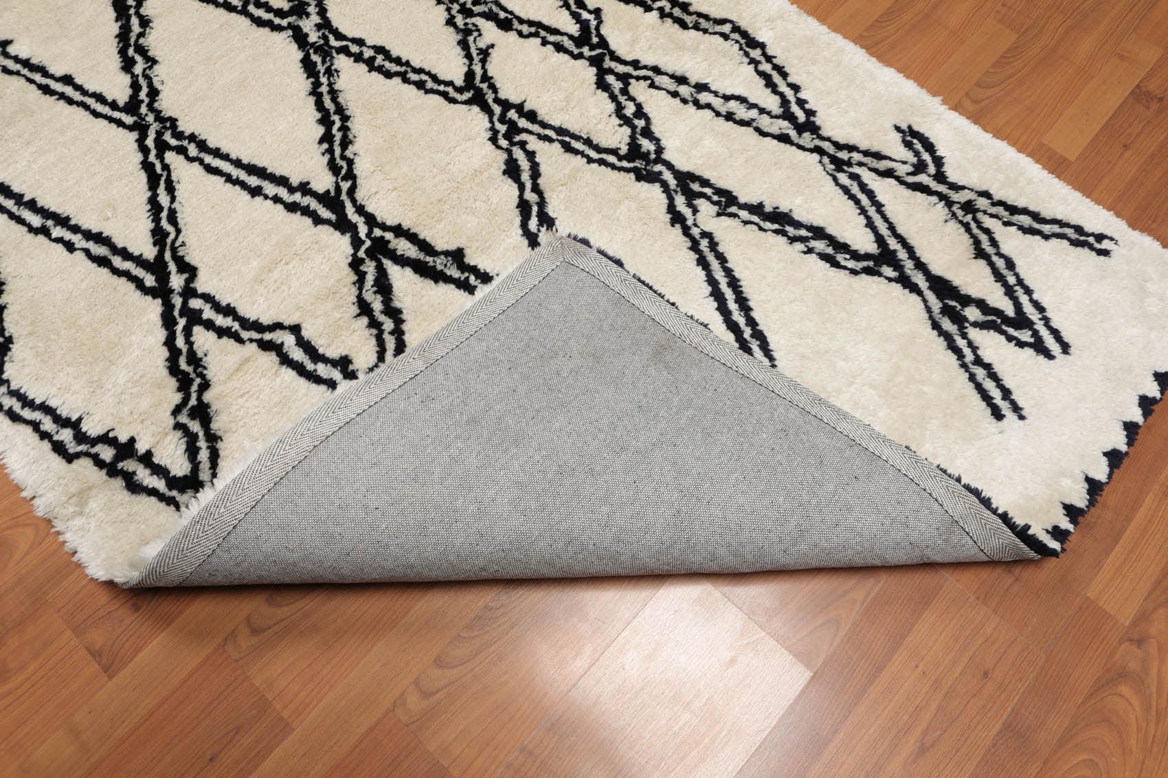 4'3" x 6' Handmade Geometric Pattern Moroccan Shag Area Rug Beige-4