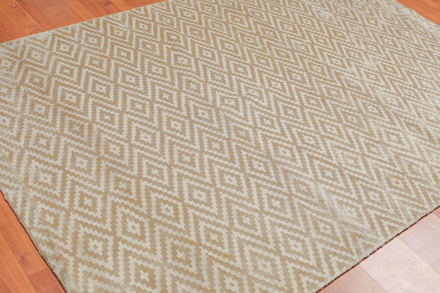 5'3" x 7'7" Handmade 100% Bamboo Silk Loop N Cut Pile Area Rug Beige-1