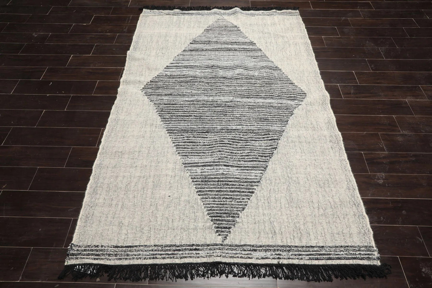LoomBloom Geometric Kilim Wool Ivory Hand-Woven 5x8 Area Rug-2