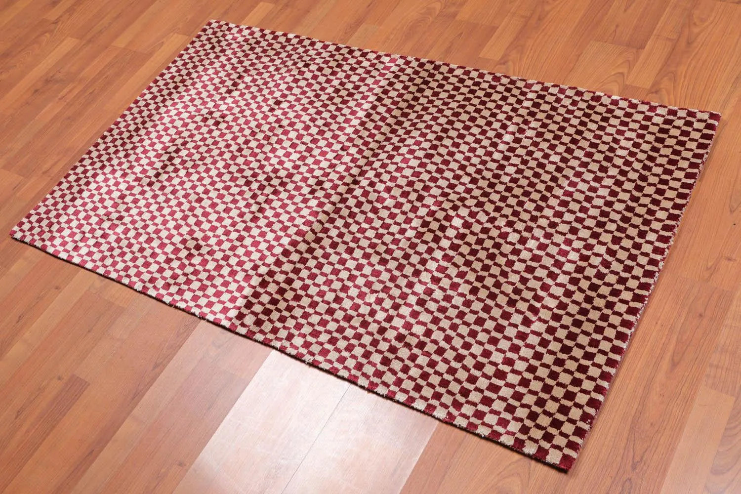 3 x 5 Hand Tufted Bamboo Silk Oriental Area Rug Cranberry, Beige Color-1