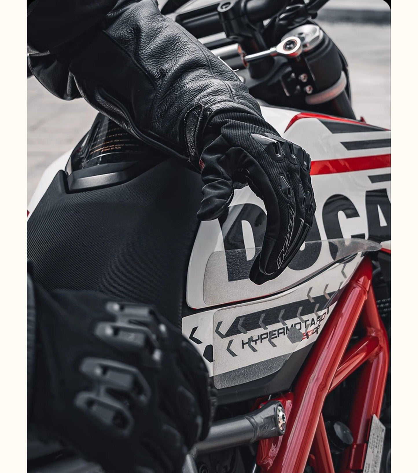 ALIEN MONSTER™ Battle Mech Motorcycle Gloves