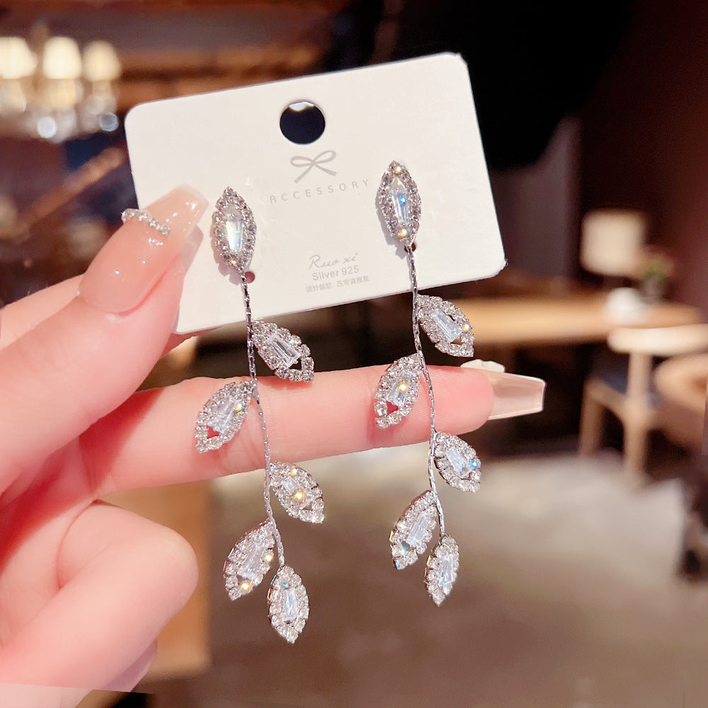 Light Luxury Pearl Earrings