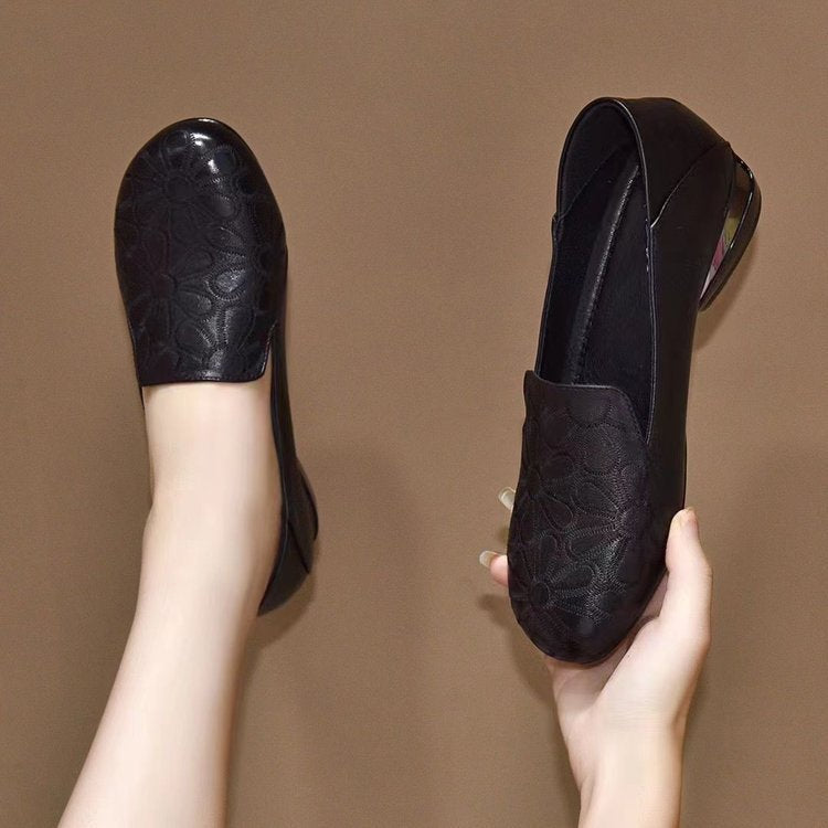 Vintage Round Toe Embroidered Low Heel Casual Women's Leather Shoes