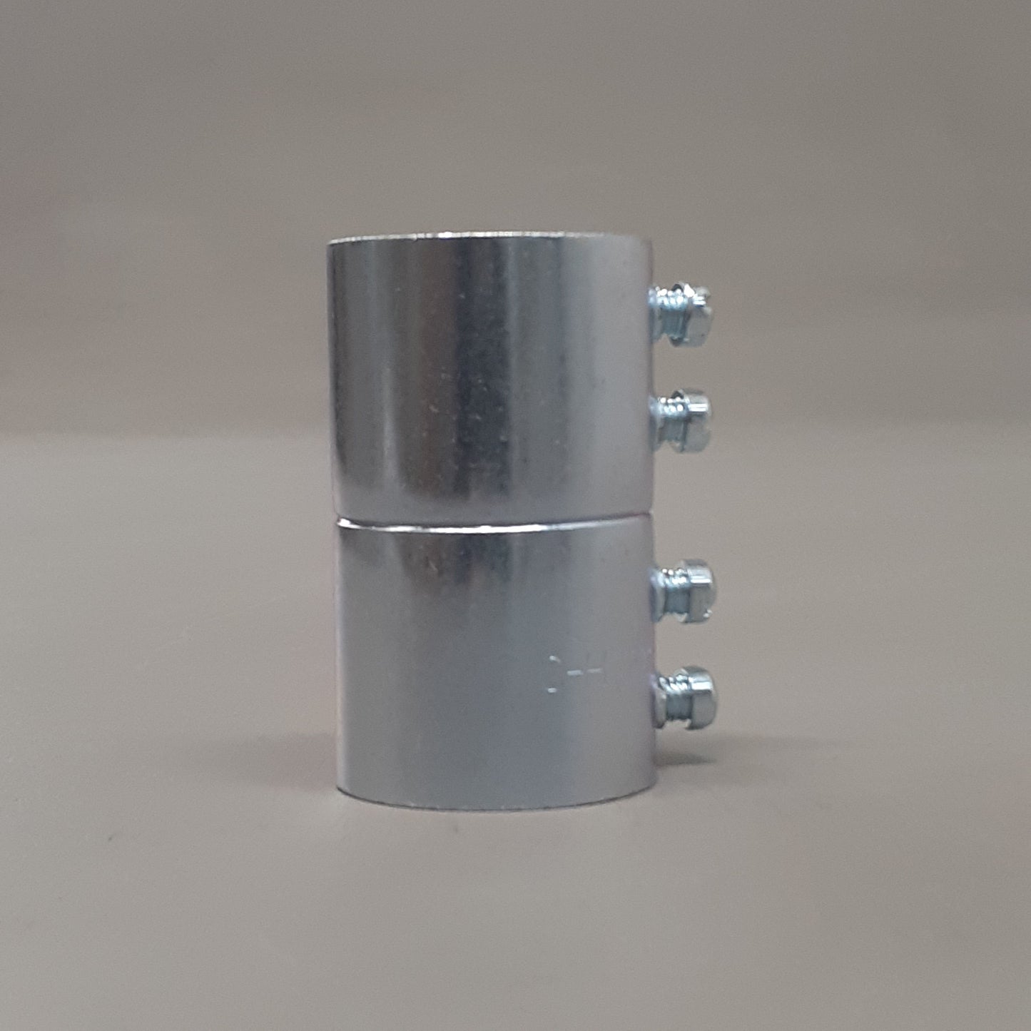 EATON CROUSE HINDS 10 PK! 1.25" STL Emt Set/Screw Coupling (New)