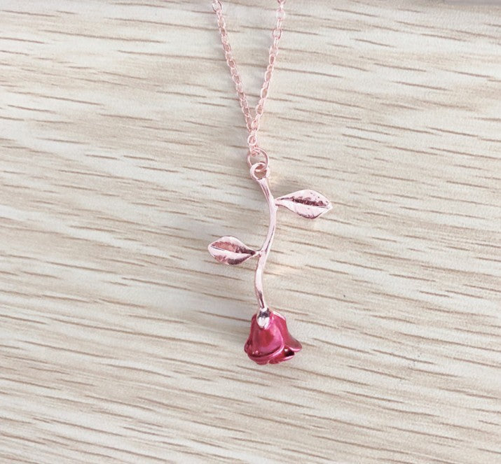 Creative red rose pendant necklace for girlfriend Valentine's Day gift