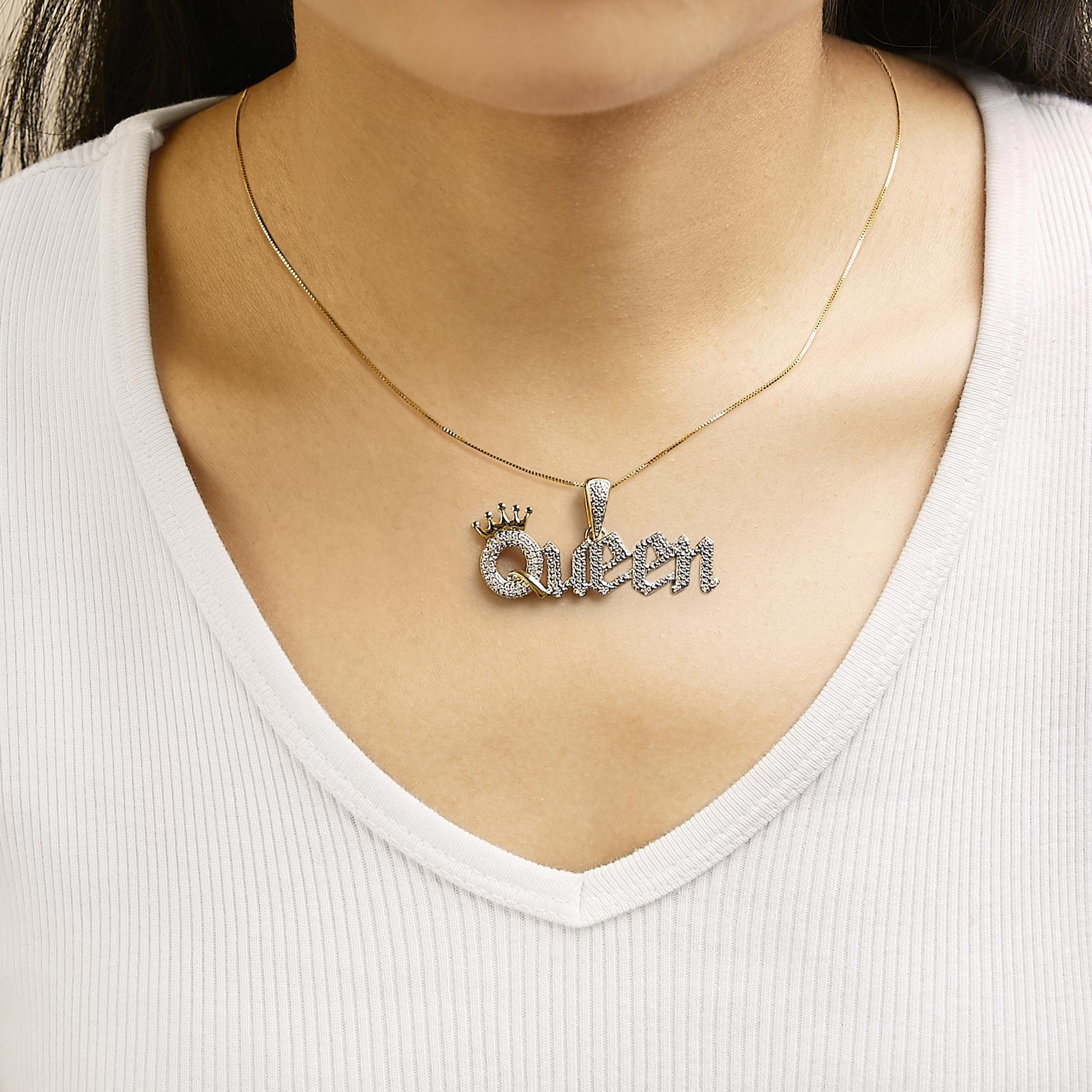 14K Yellow Gold Plated Sterling Silver 1/10 Cttw Diamond “Queen” Nameplate Pendant Necklace-2