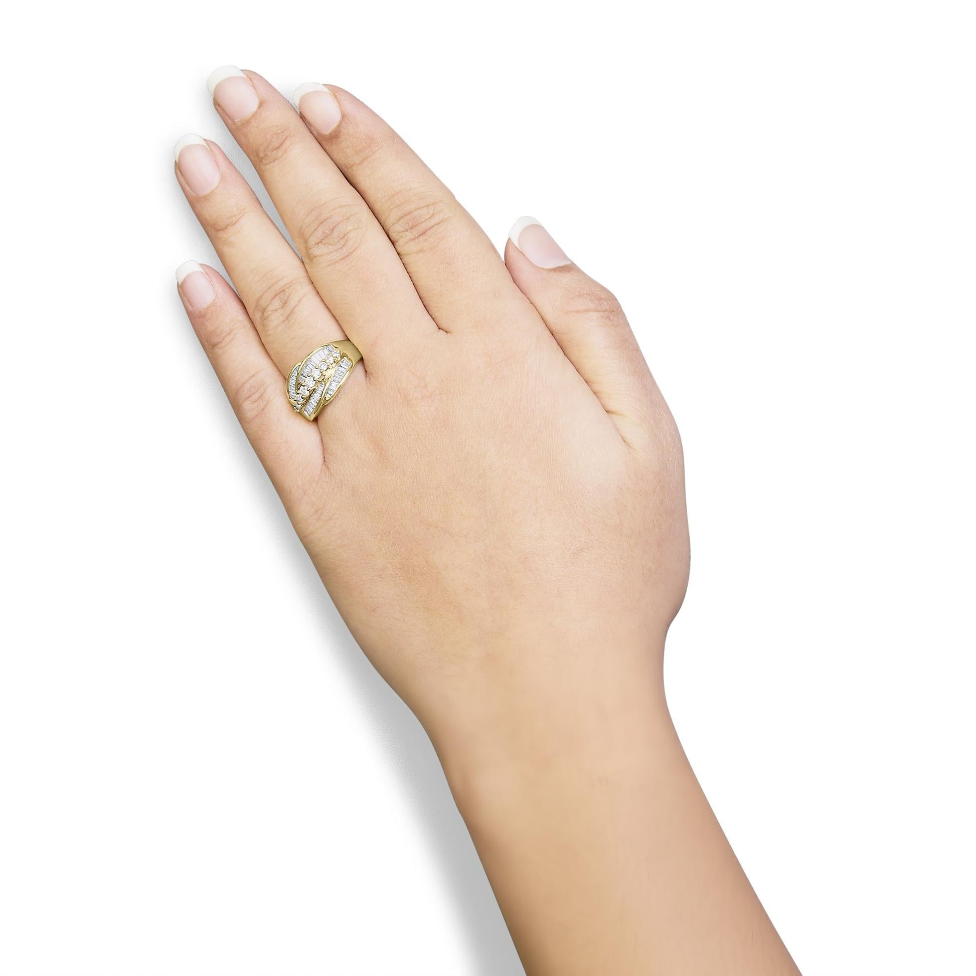 14K Yellow Gold 1.00 Cttw Diamond Cocktall Cluster 5 Stone Ring (H-I Color, SI1-I1 Clarity) - Ring Size 7-2