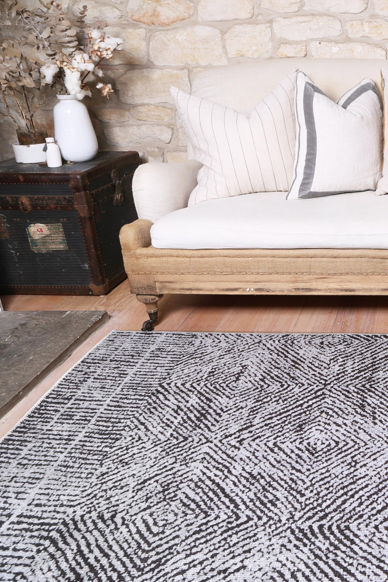 Contemporary Lauro in Grey Rug-3