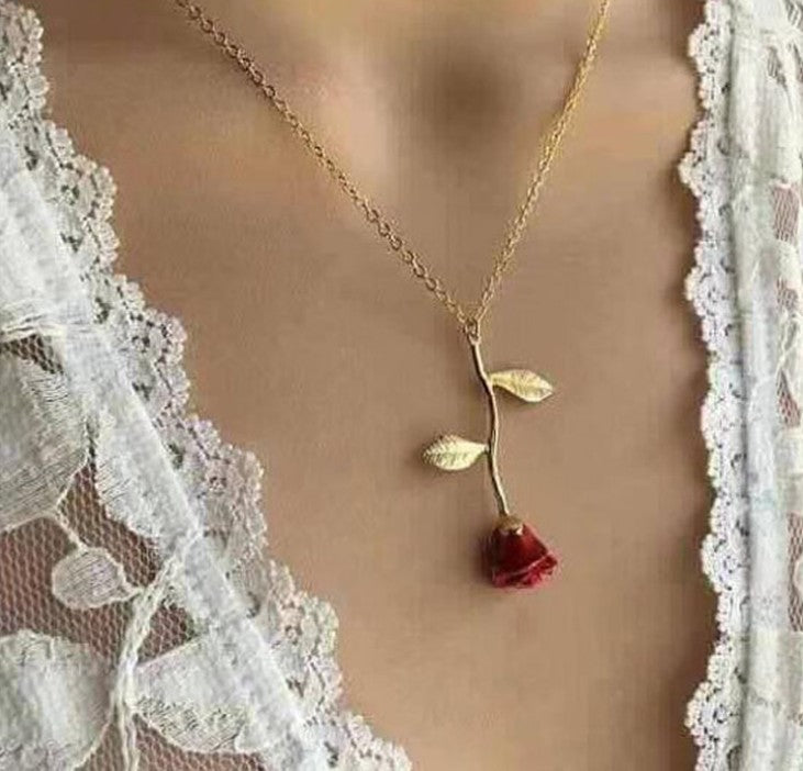 Creative red rose pendant necklace for girlfriend Valentine's Day gift