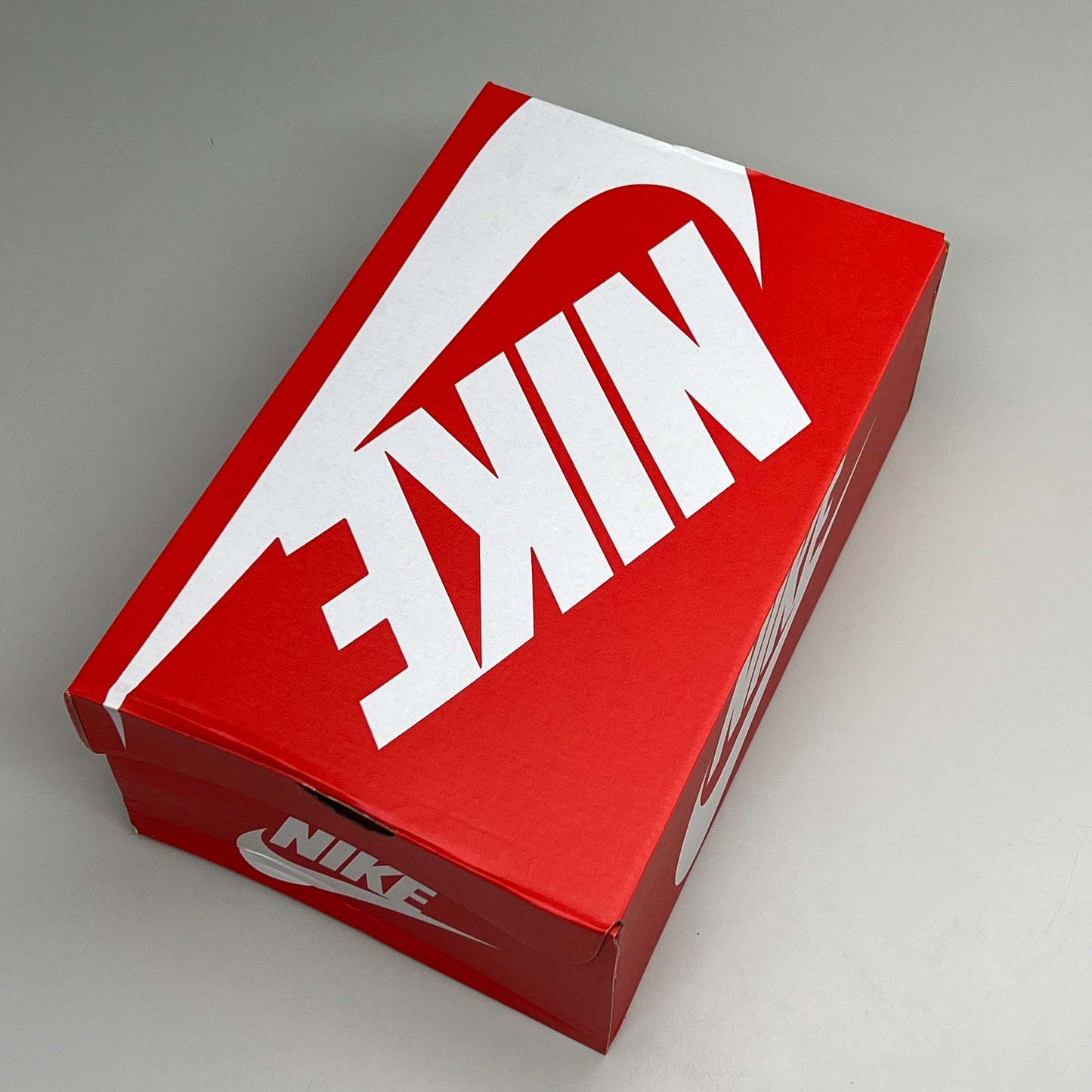 NIKE Dunk Low Satin ESS SNKR Sz Women's 5 Men's 3.5 White/Team Green DX5931100