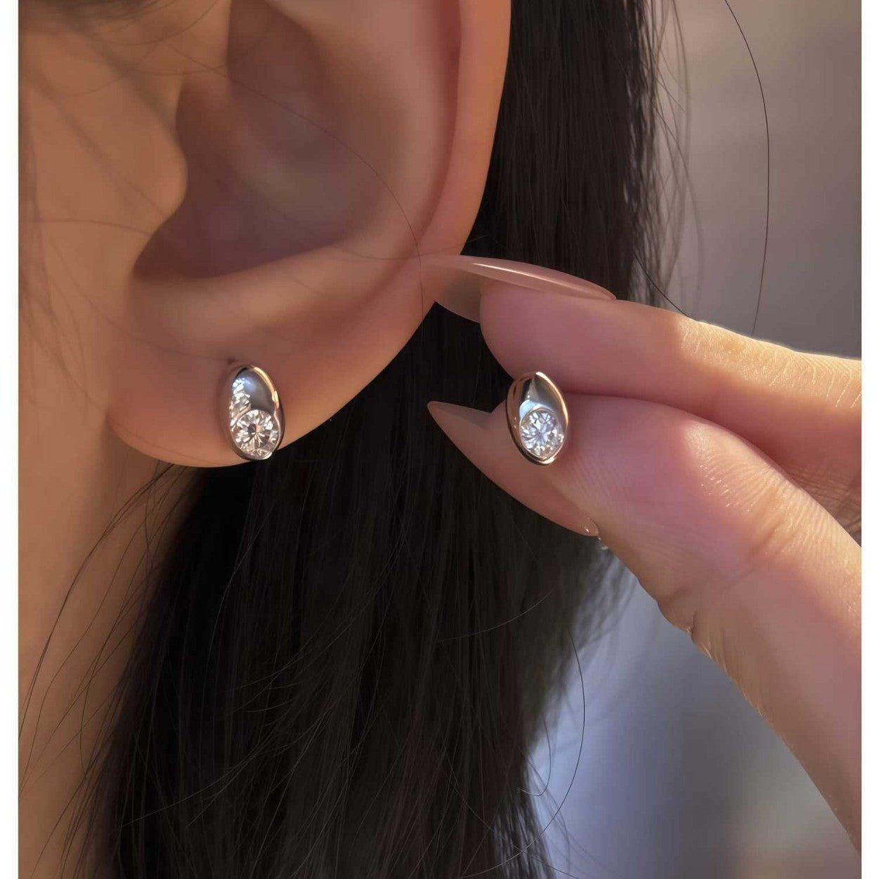 S925 Sterling Silver Oval Stud Earrings With A Single Moissanite Diamond