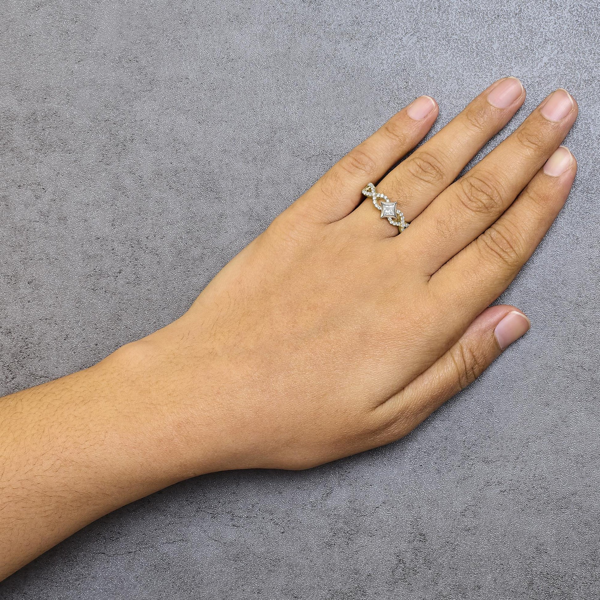 10K Two Tone Color 5/8 Cttw Diamond Kite and Twist Shank Ring (H-I Color,SI2-I1 Clarity)-2