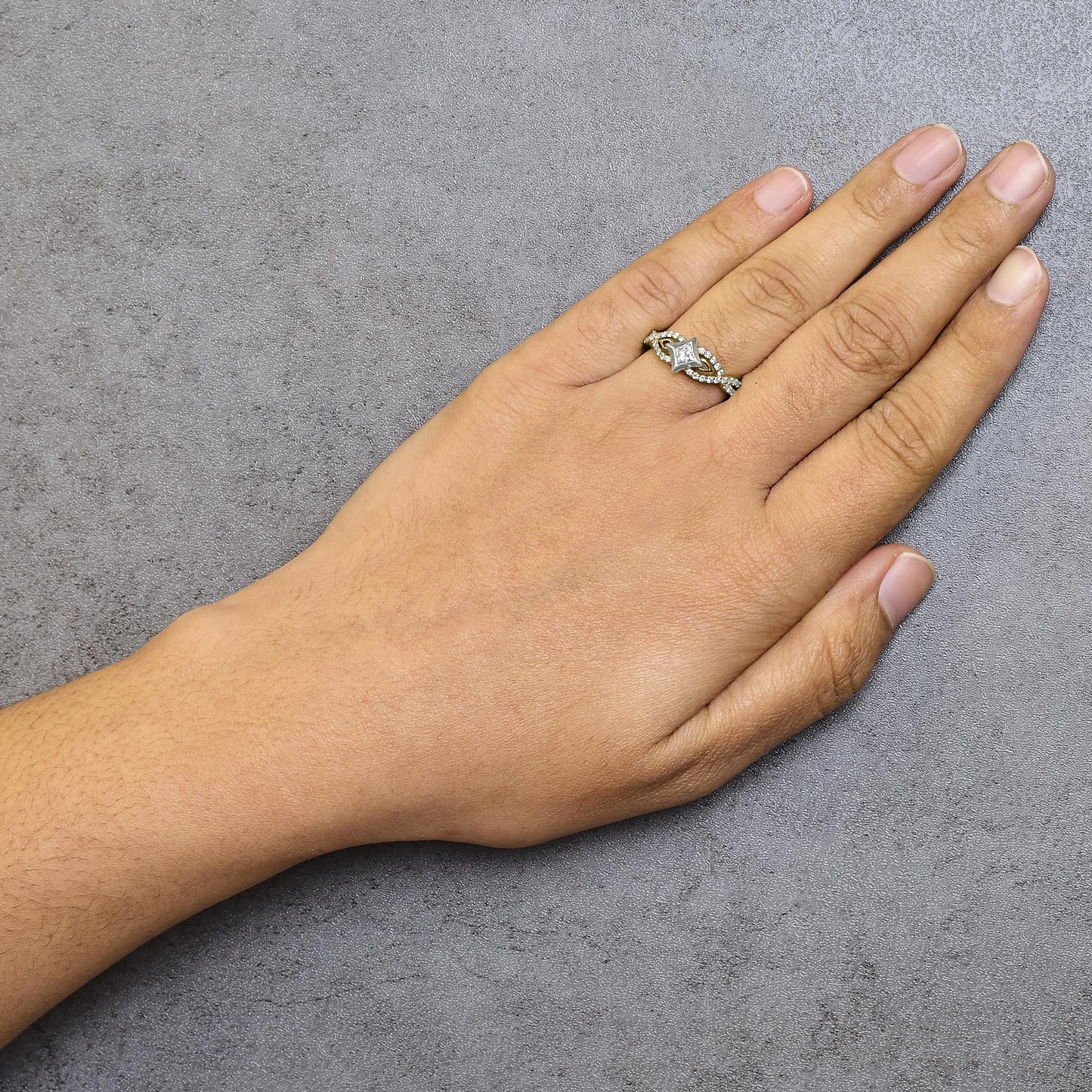 10K Two Tone Color 2/3 Cttw Diamond Kite and Twist Shank Ring (H-I Color,SI2-I1 Clarity)-2