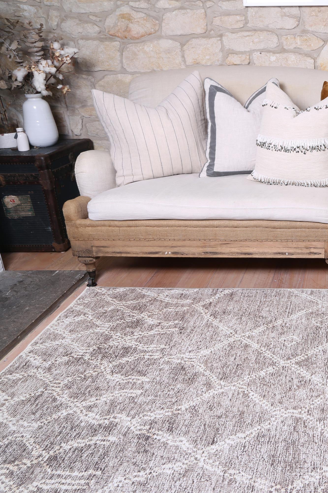 Nordic Nahla Vintage Modern in Beige Rug-2