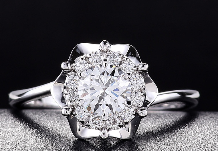 Gekweekte diamantring, elegante diamantverlowingsring, nie-aanslag 18K goud laboratoriumgekweekte diamantring